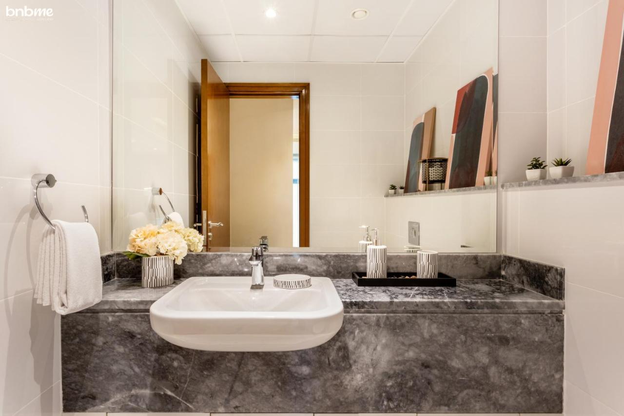Bnbmehomes - Luxury 2B Apt - Al Habtoor - Amna Tower - 5044 Dubái Exterior foto